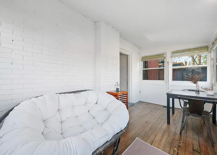 Walk To Franklin Park, 4Br, Sleeps 8 Holiday home