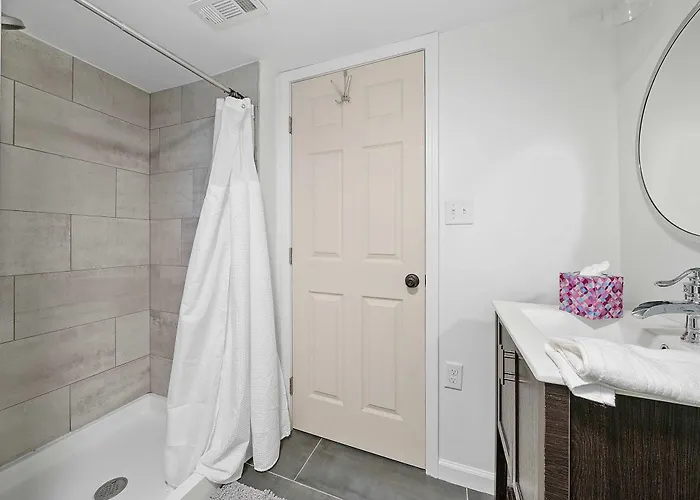 Walk To Franklin Park, 4Br, Sleeps 8 *