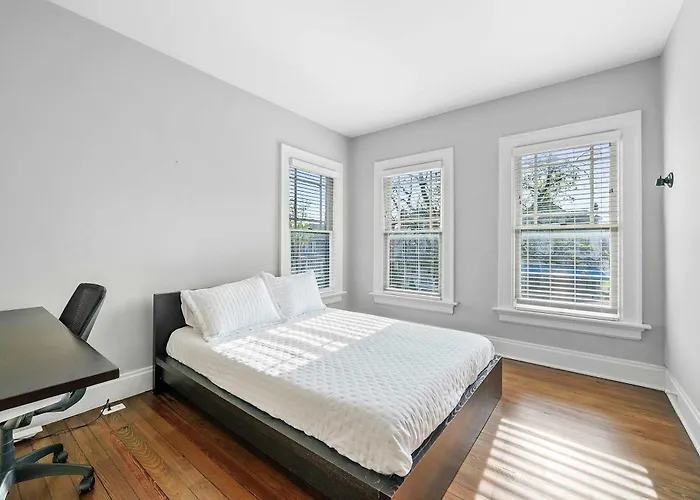Walk To Franklin Park, 4Br, Sleeps 8 *