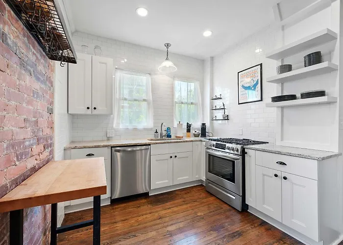 Walk To Franklin Park, 4Br, Sleeps 8 Holiday home *