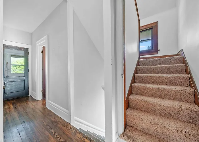 Walk To Franklin Park, 4Br, Sleeps 8 *