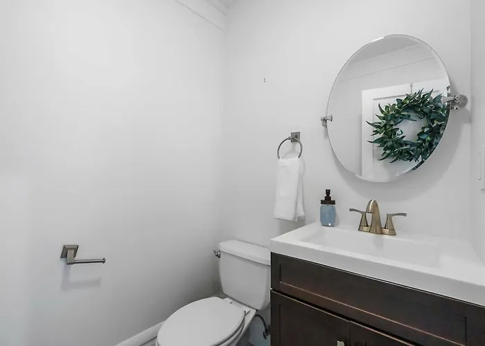 Walk To Franklin Park, 4Br, Sleeps 8