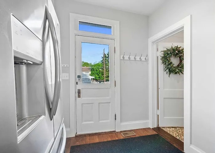 Walk To Franklin Park, 4Br, Sleeps 8