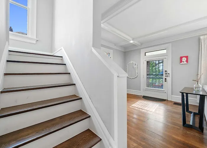 Walk To Franklin Park, 4Br, Sleeps 8 Holiday home *
