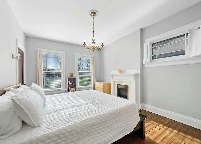 Walk To Franklin Park, 4br, Sleeps 8